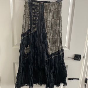 New Unique one of the kind European design pleated skirt. Available in M and L.